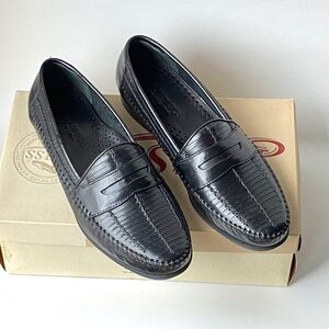 G. H. Bass & Co Black Leather Penny Loafers | Mens 8.5